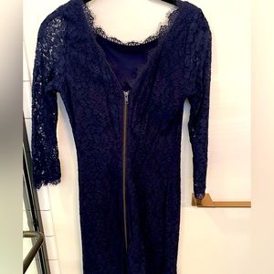 Diane Von Furstenberg Lace Dress in Midnight Blue. Size 4.